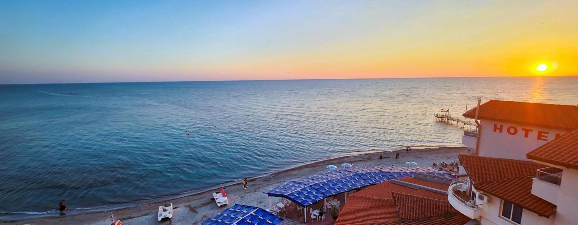 La Dolce Vita Durrës 外观 照片