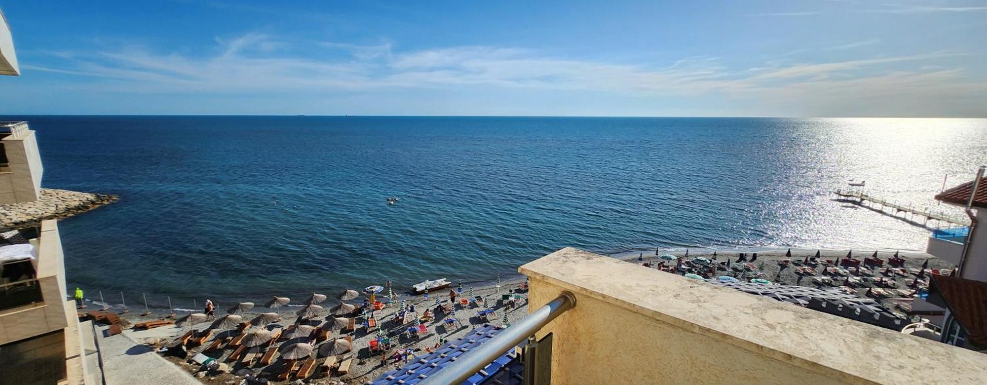 La Dolce Vita Durrës 外观 照片